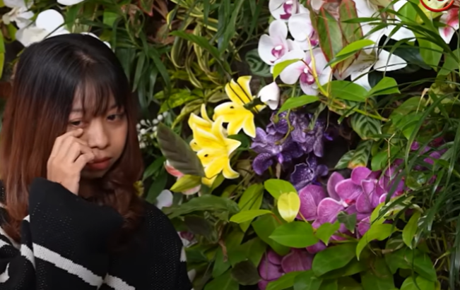 Sintya Cilla wanita yang mengaku memiliki anak dari DJ Panda menangis. Sintya Cilla wanita yang mengaku memiliki anak dari DJ Panda. [Tangkapan layar YouTube CURHAT BANG Denny Sumargo]